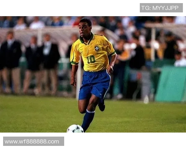 左撇子足球明星盘点他们如何在绿茵场上展现独特魅力与技巧